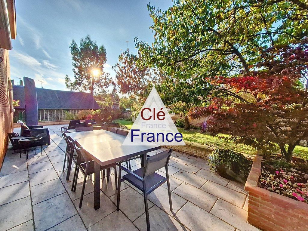 Property photo 2 of 31