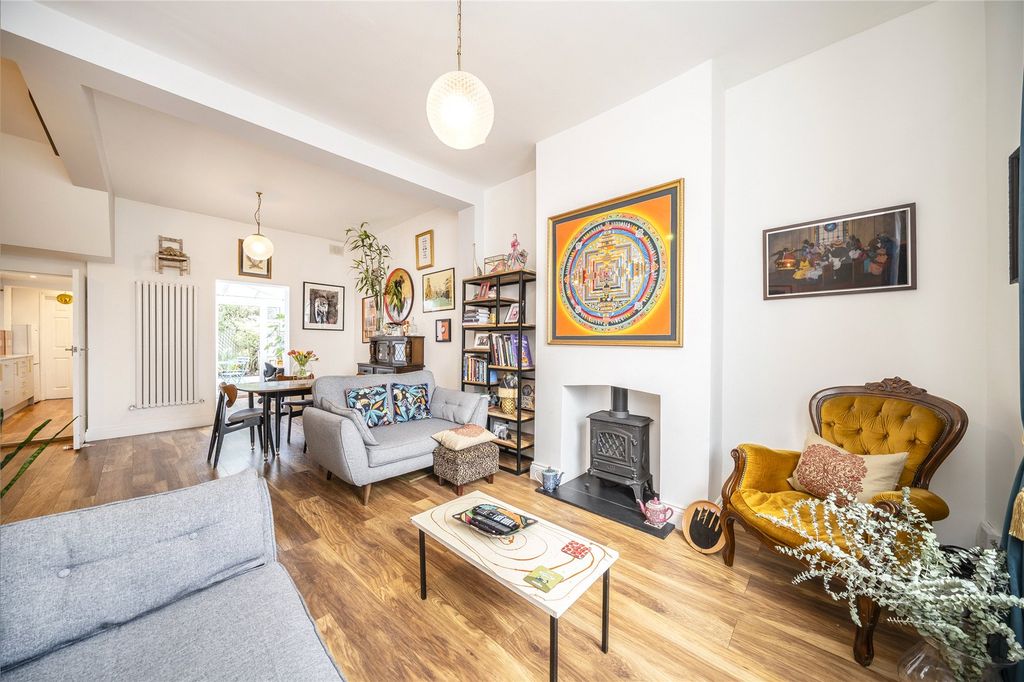 Property photo 2 of 18 Reception