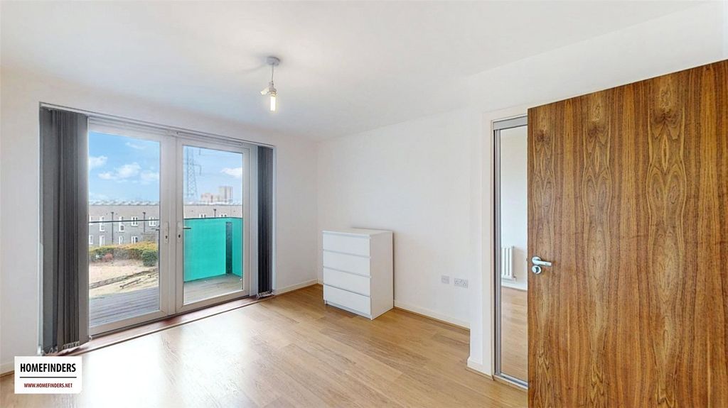 Property photo 2 of 16 Picture No. 04