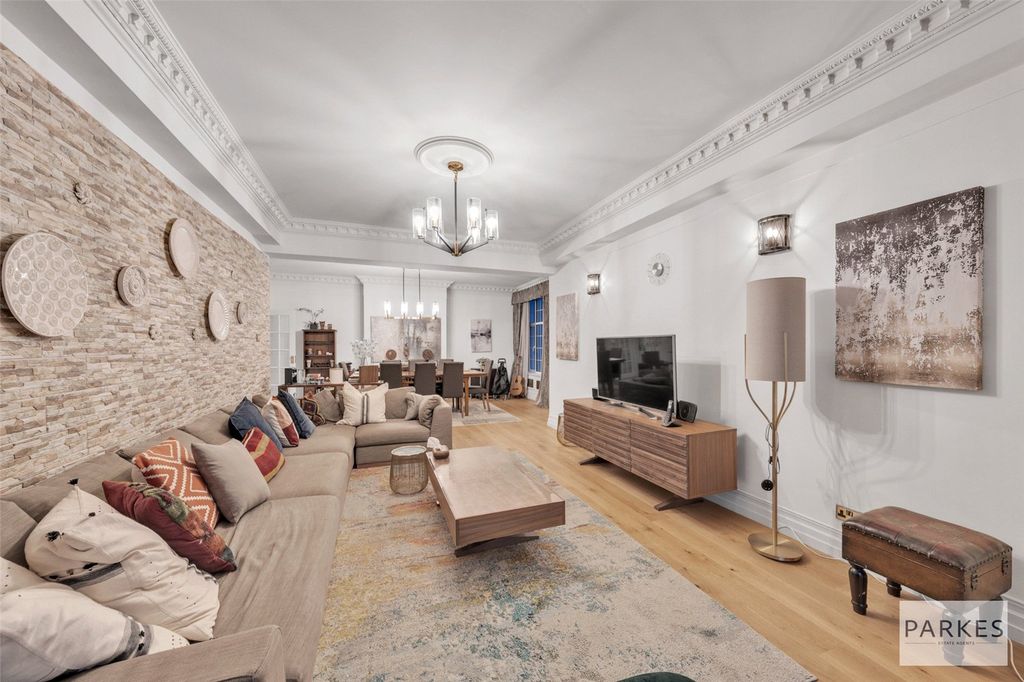 Property photo 2 of 27 Picture No. 18