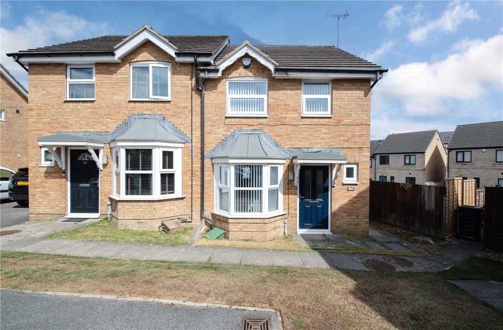 Property photo 1 of 16 Hornbeam Close