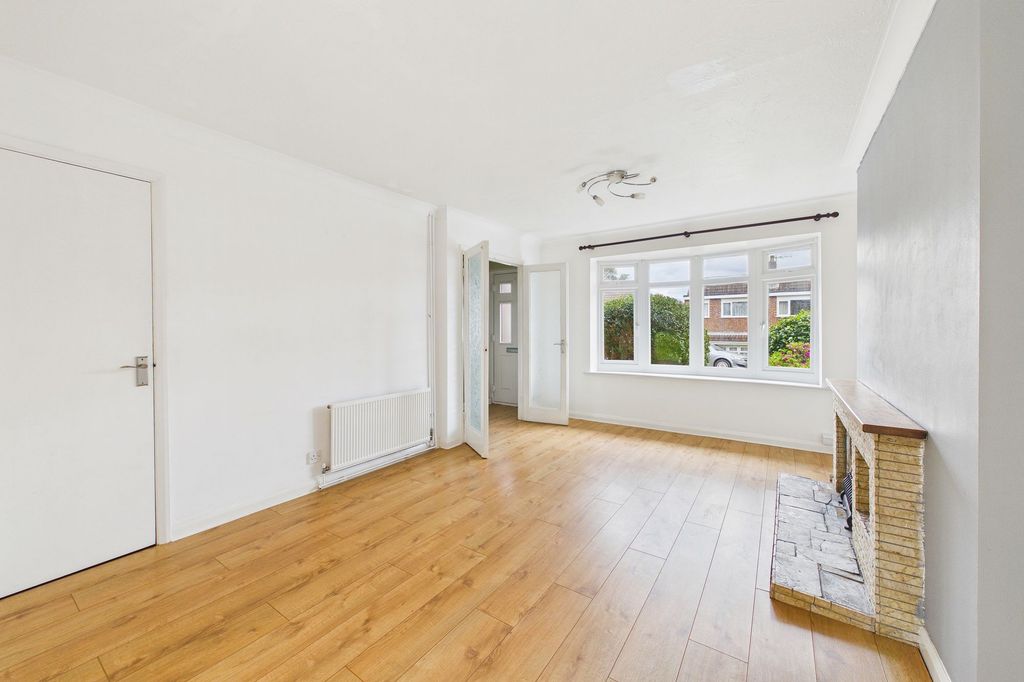 Property photo 3 of 13