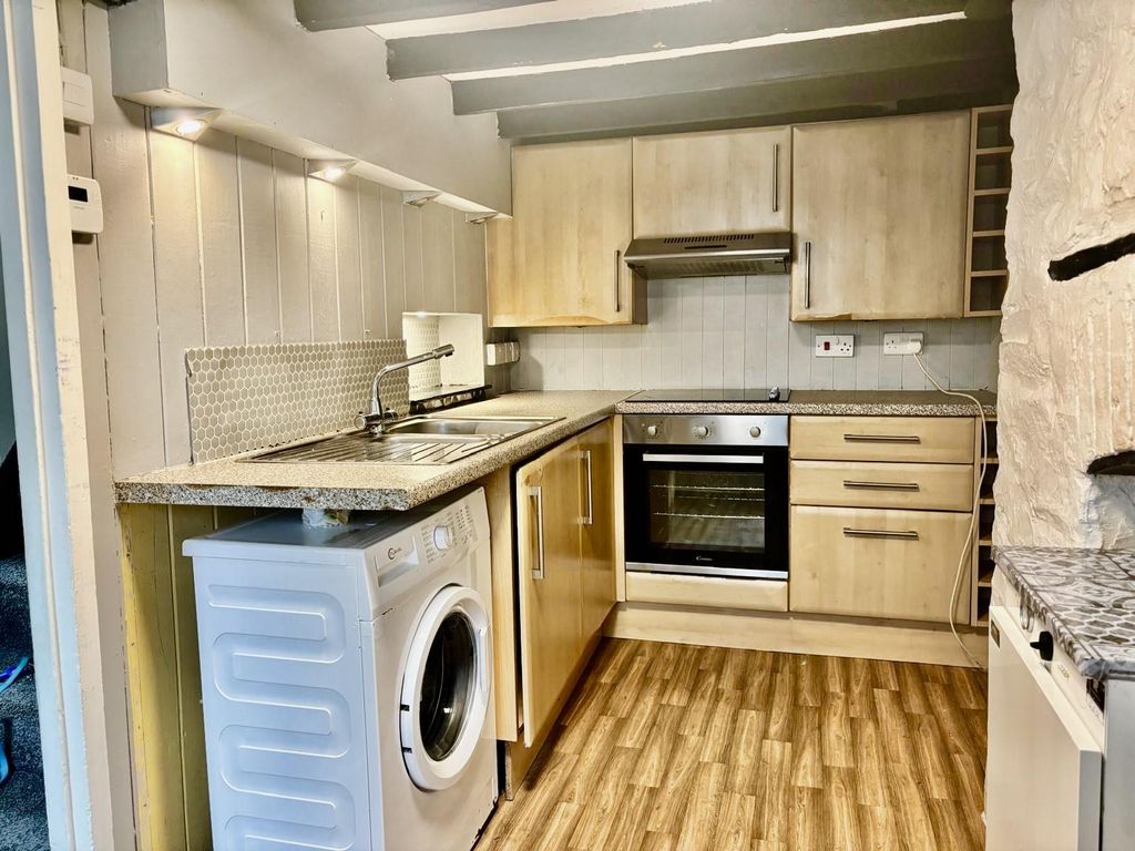 Property photo 3 of 9 Gallery