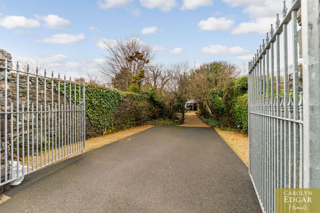 Property photo 3 of 67 113