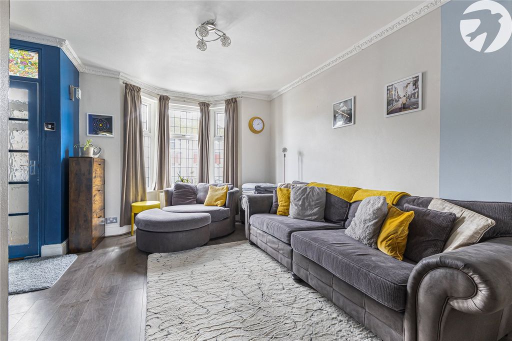 Property photo 2 of 26 Living Room