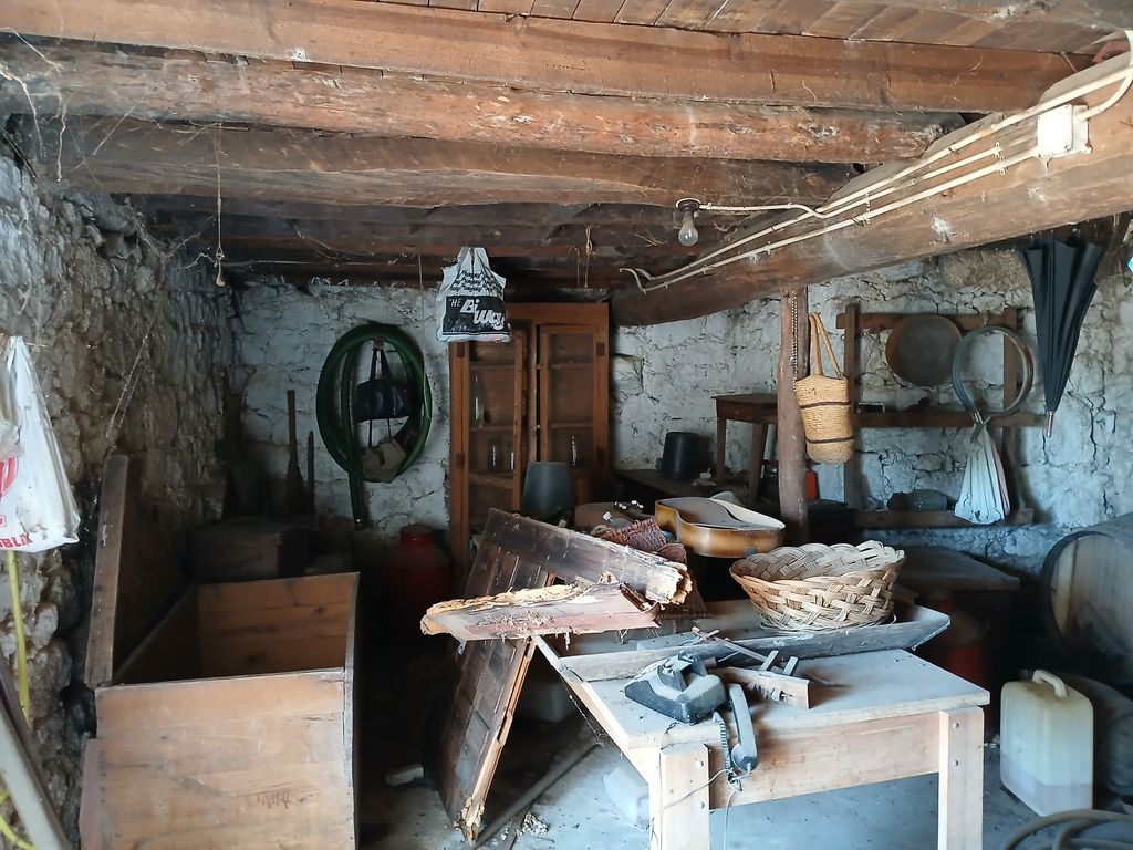 Property photo 3 of 23