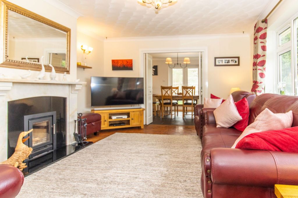 Property photo 2 of 30
