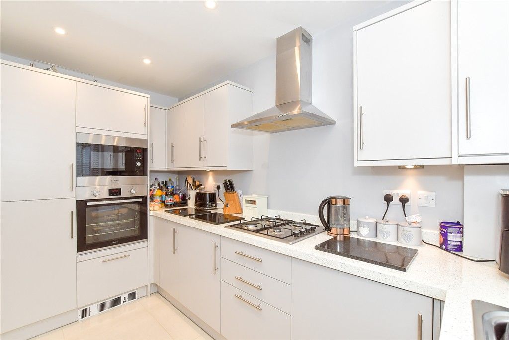 Property photo 3 of 13 Kitchen