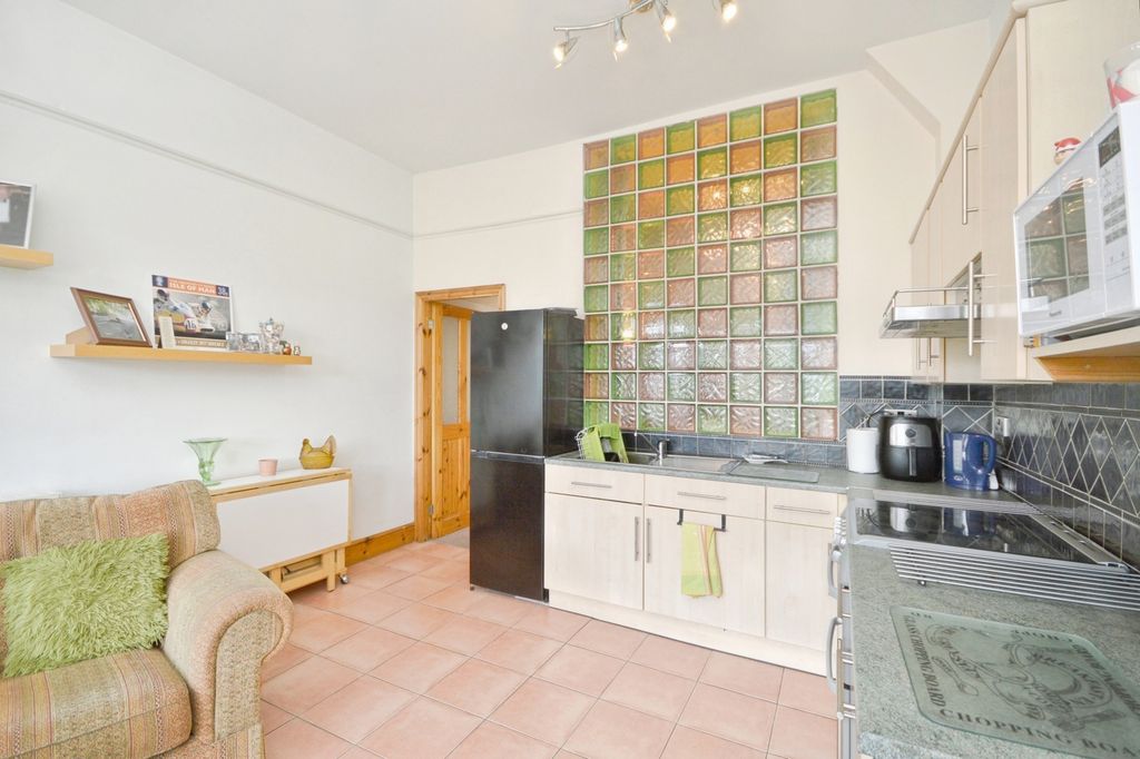 Property photo 3 of 21 Pbox-Img.Jpg