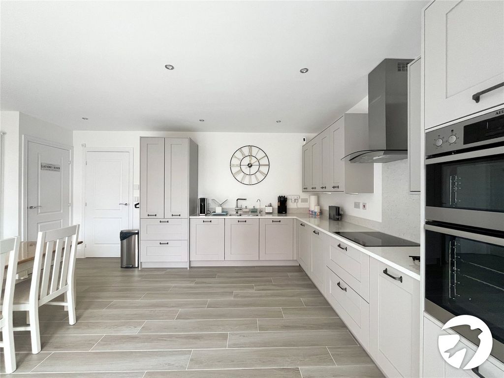 Property photo 3 of 25 Picture No. 17