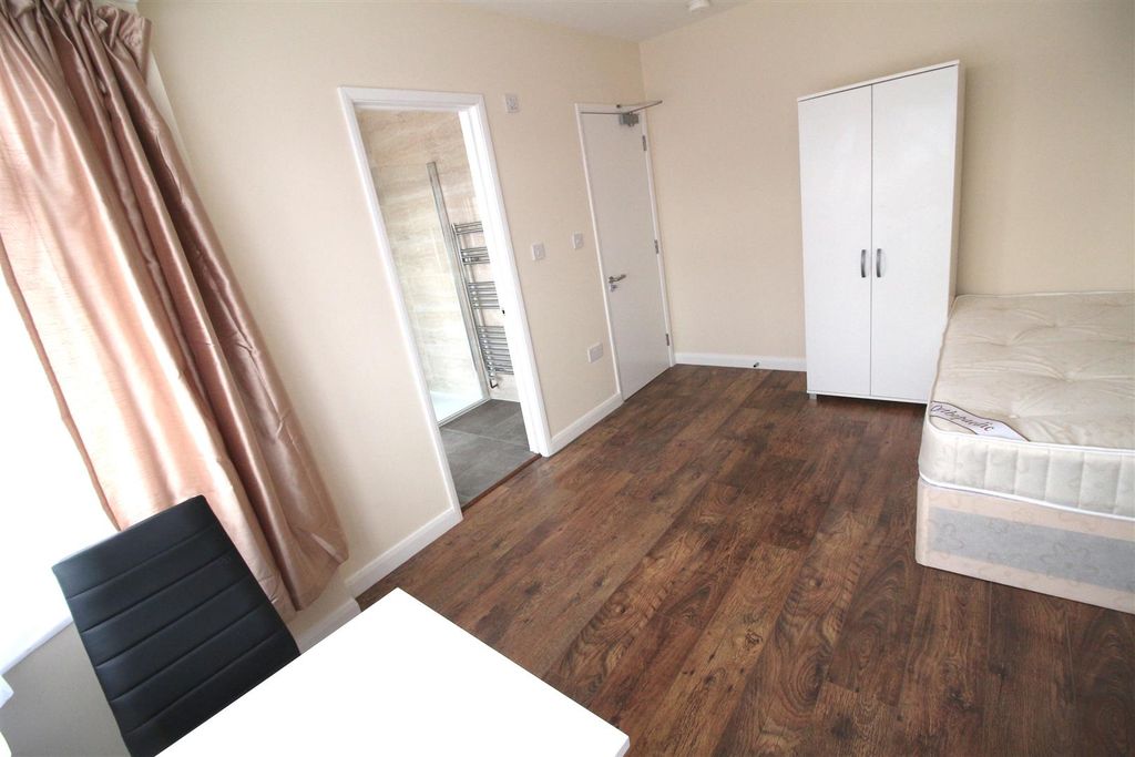 Property photo 3 of 11 Img_5505.Jpg