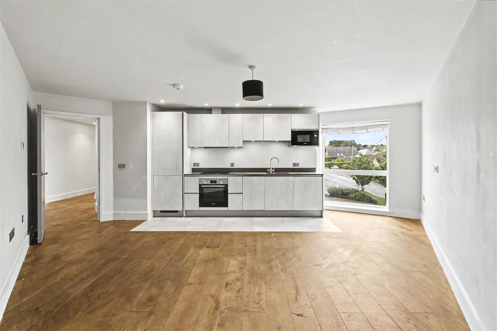 Property photo 2 of 13 Chalk Place_10.Jpg