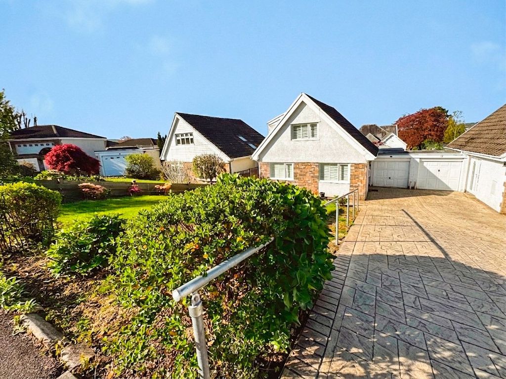 Property photo 1 of 25