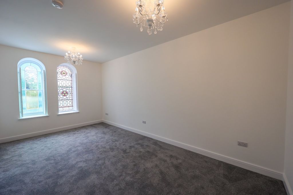 Property photo 3 of 21