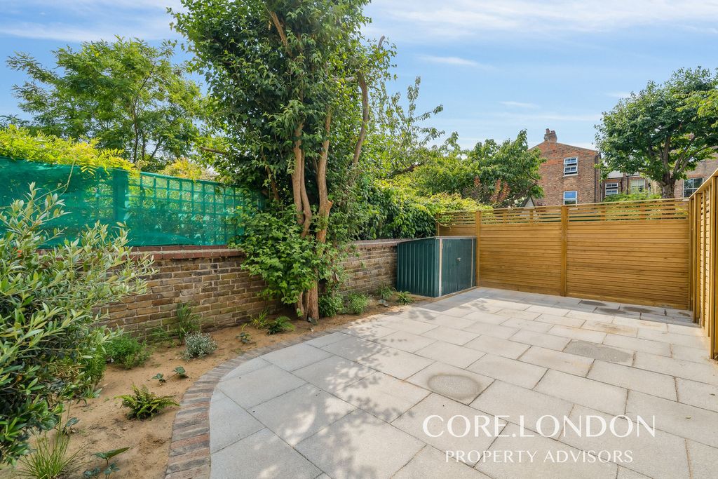 Property photo 3 of 11