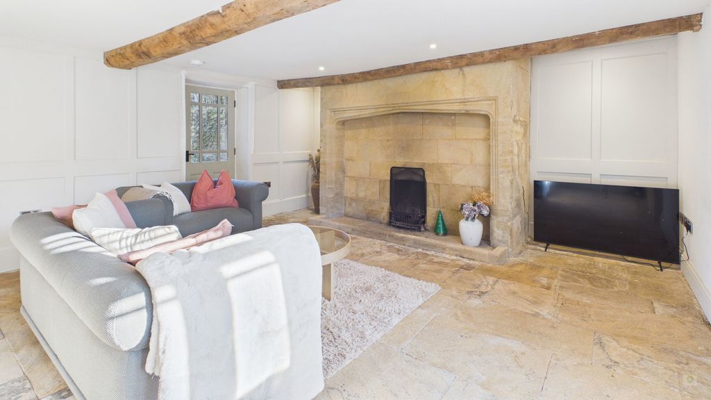 Property photo 2 of 30 Photo 12