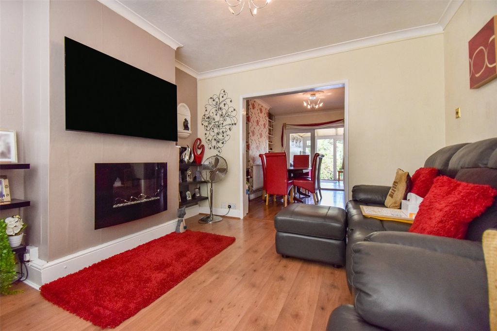 Property photo 2 of 16 Picture No. 15
