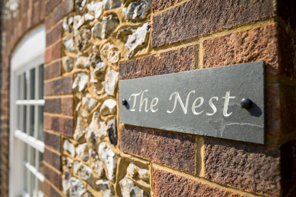 Property photo 3 of 17 The Nest_001