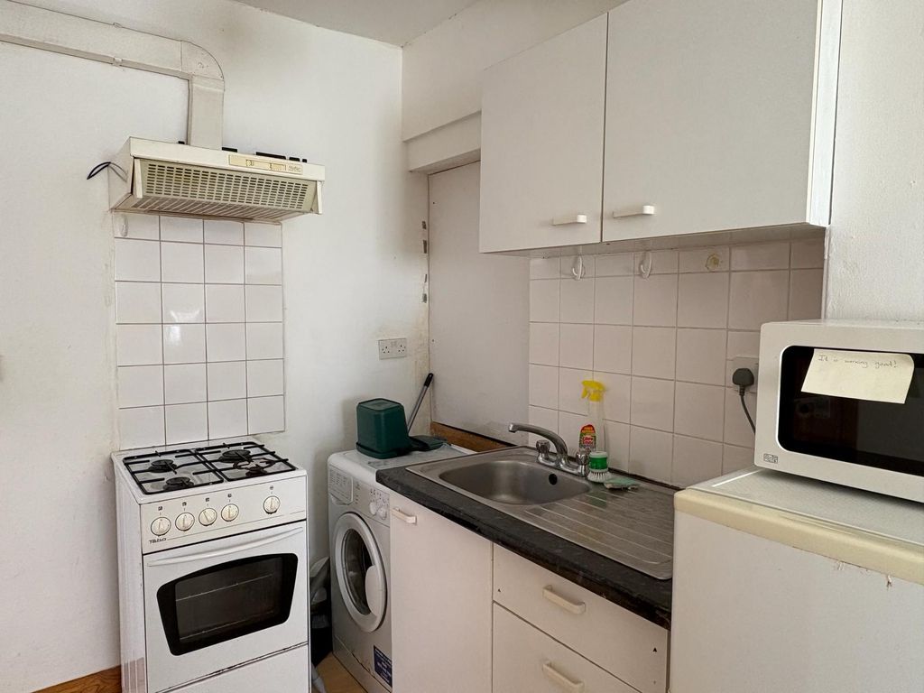 Property photo 2 of 3