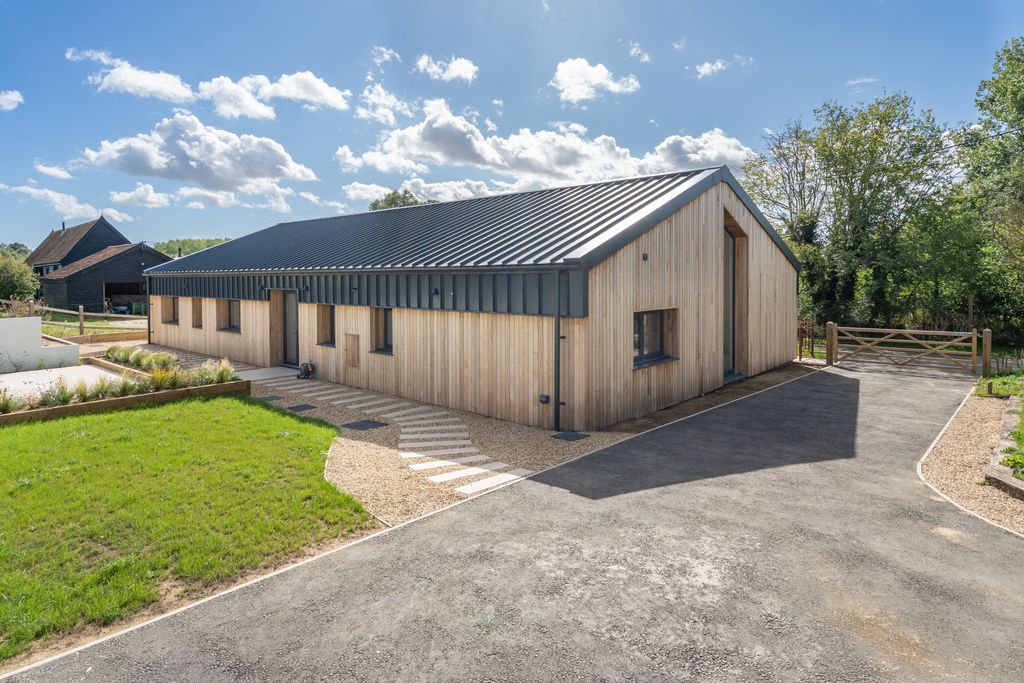 Property photo 1 of 27