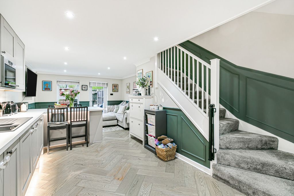 Property photo 2 of 23