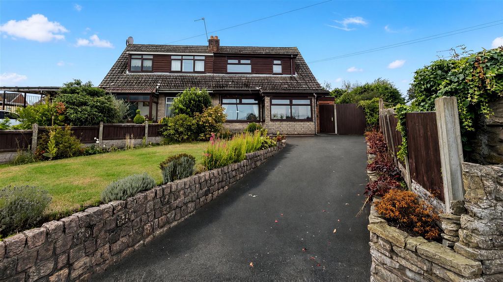 Property photo 1 of 32 Bushey Lane For Sale