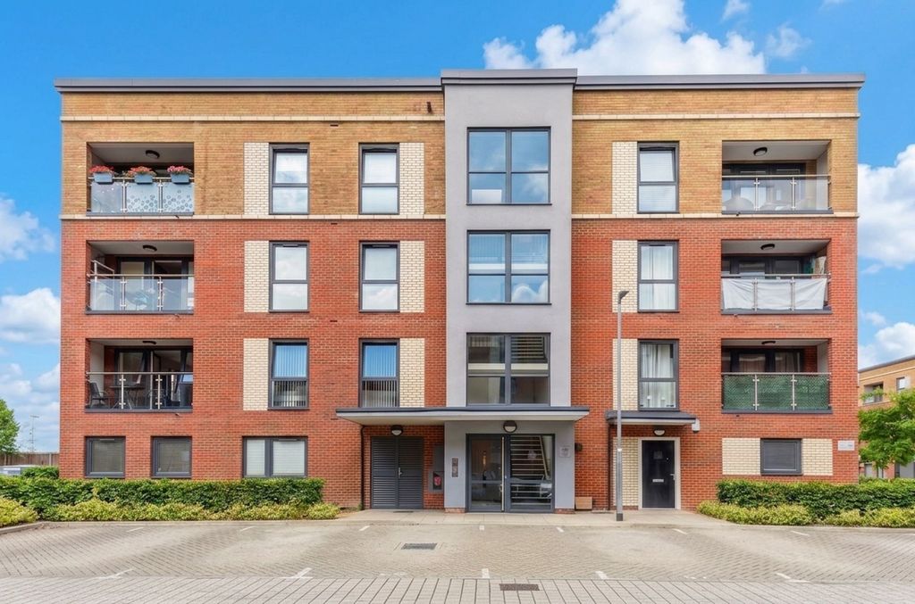 Property photo 1 of 8