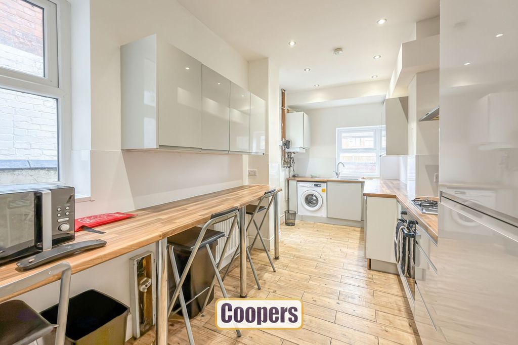 Property photo 2 of 13 Kitchen