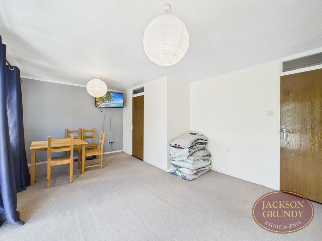 Property photo 3 of 11 Vernon Walk