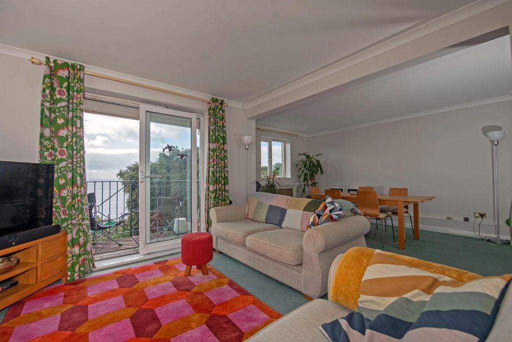 Property photo 2 of 35 050926_Crawshay_Court_Langland_Bay_30.Jpg