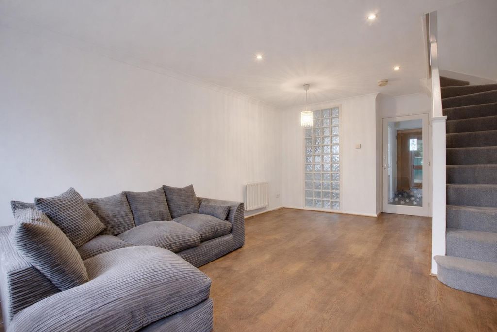 Property photo 3 of 18 Lounge_49_28 Pm.Png