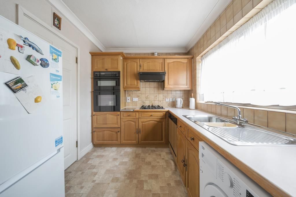 Property photo 2 of 10 Kitchen