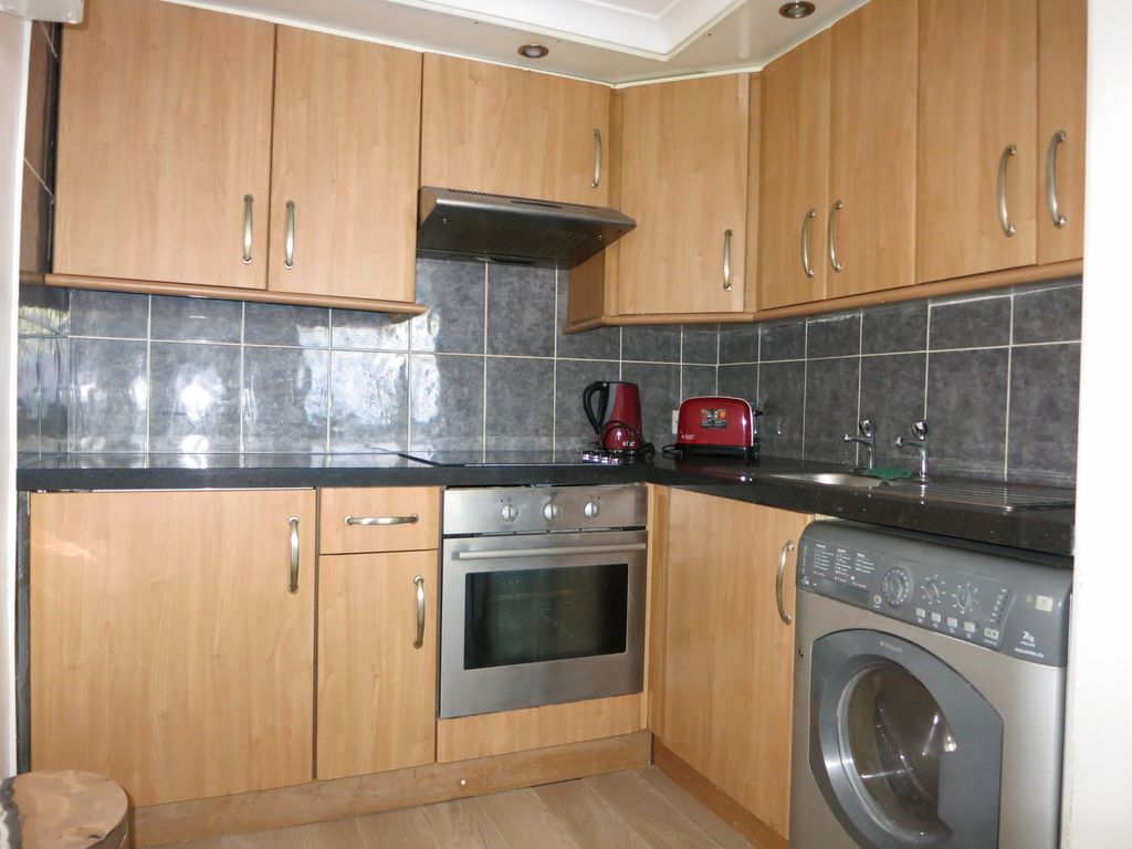 Property photo 3 of 6