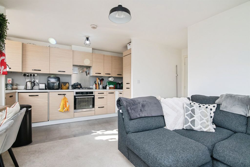 Property photo 3 of 8