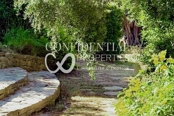 Property photo 1 of 3