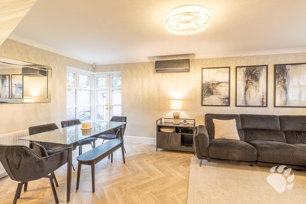 Property photo 2 of 26 Lounge/Diner