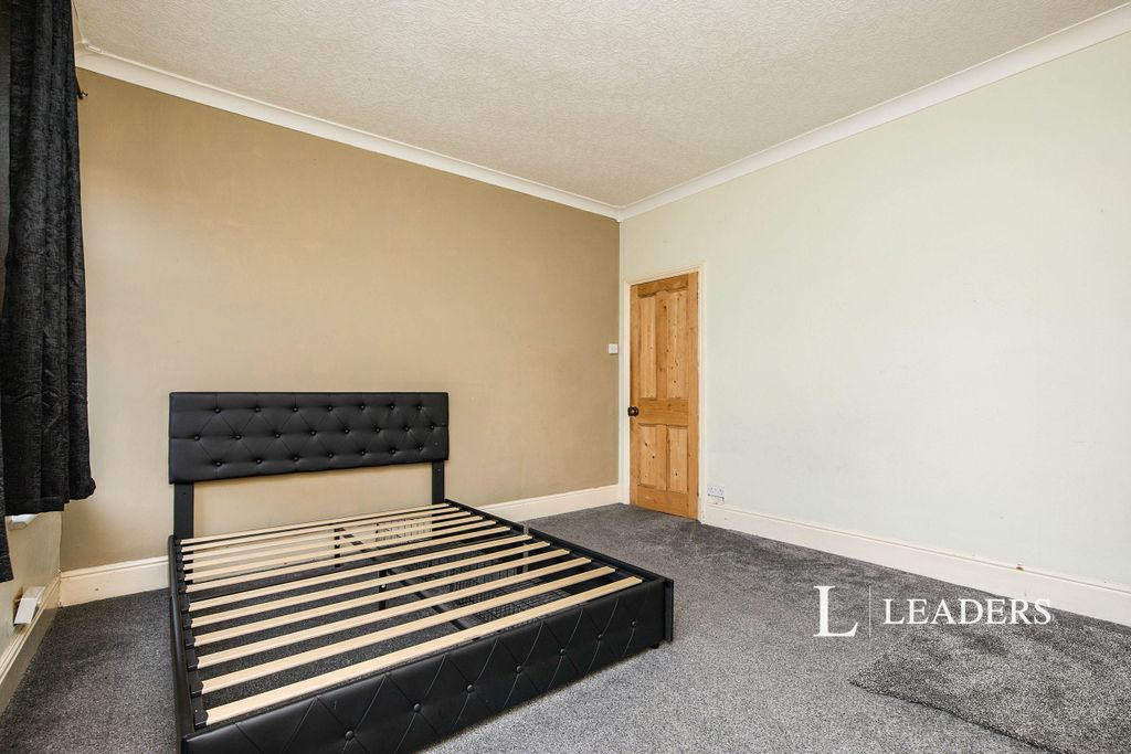 Property photo 3 of 11 1