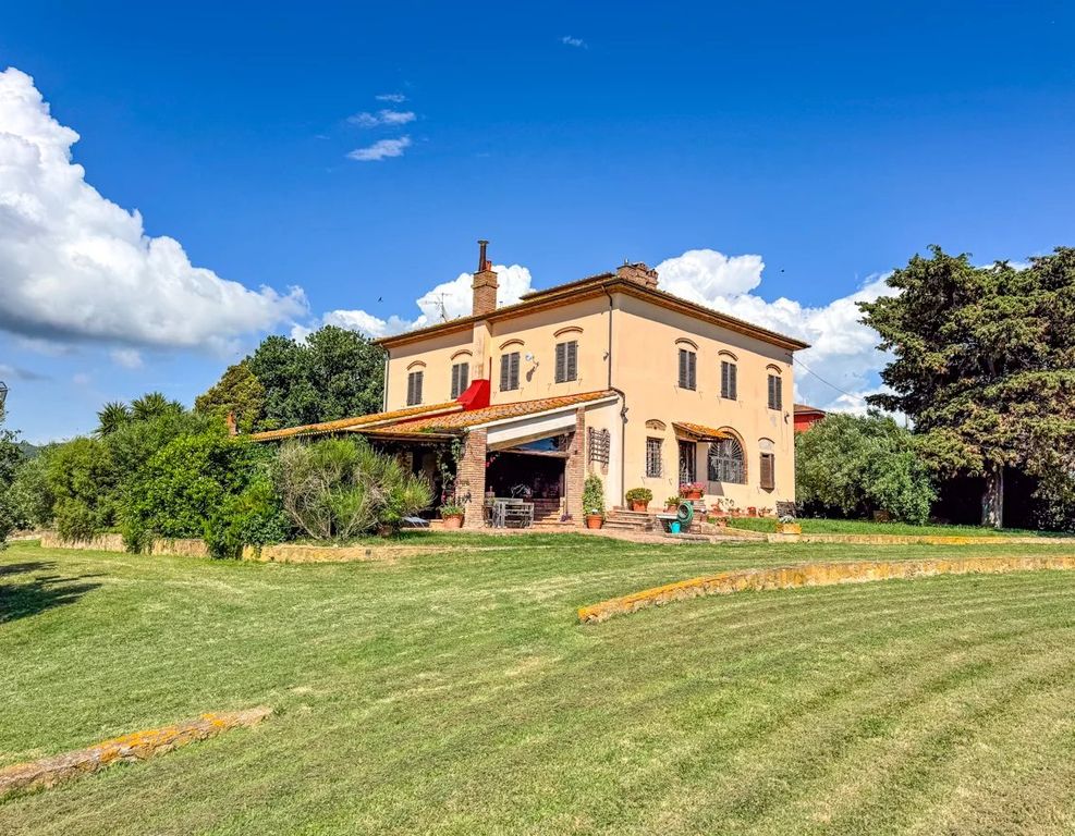 Property photo 1 of 77