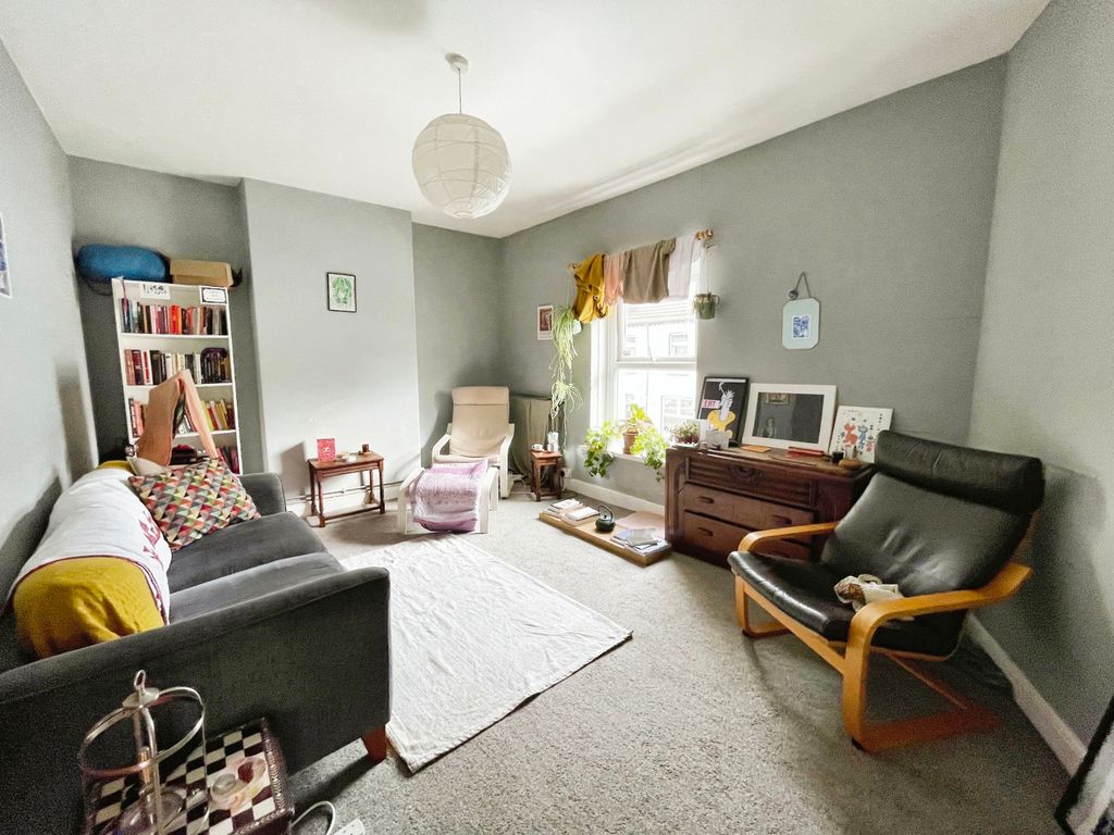 Property photo 2 of 9 Image