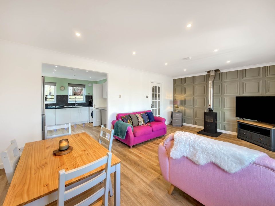 Property photo 2 of 32