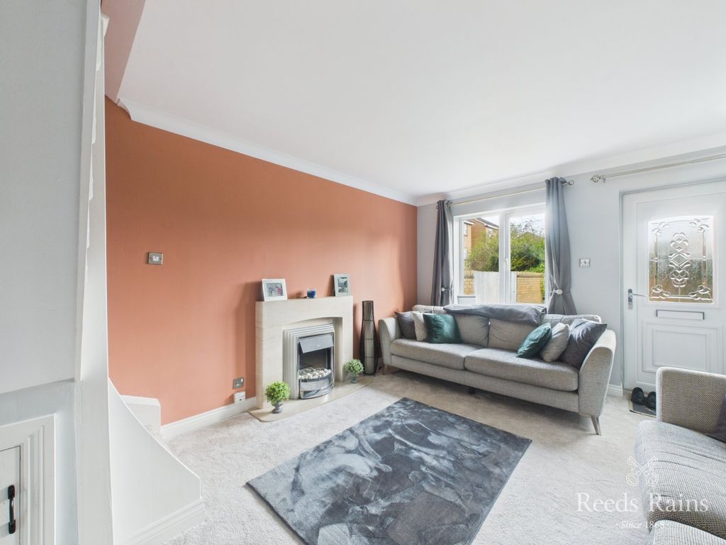 Property photo 2 of 25 Sitting Room