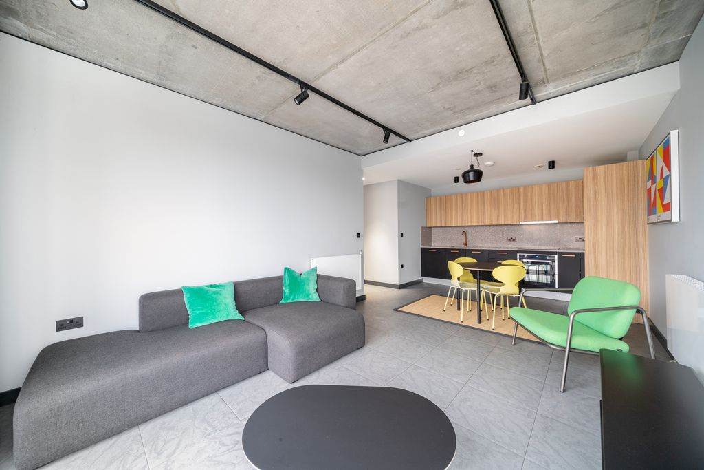 Property photo 2 of 13