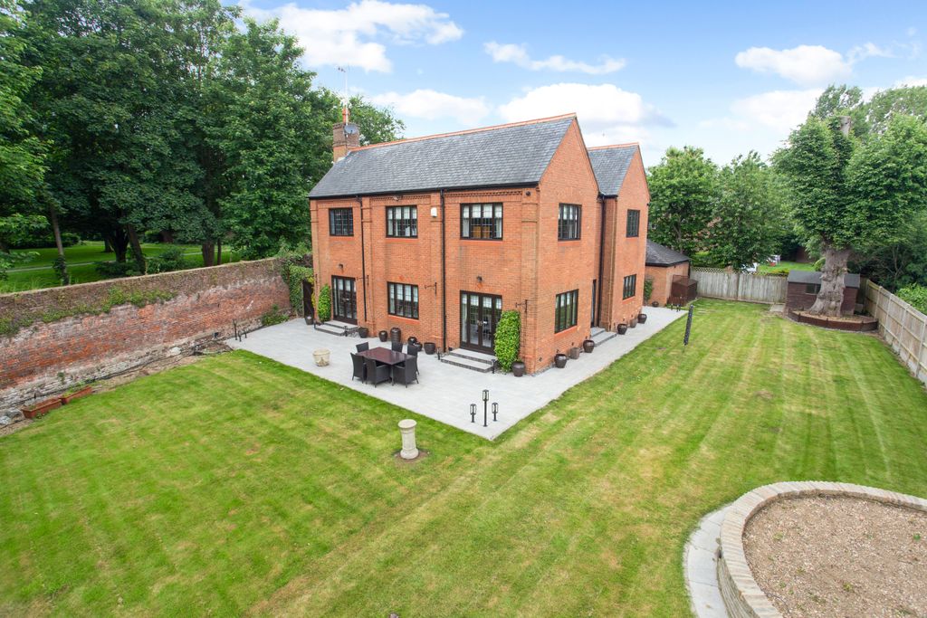 Property photo 3 of 23