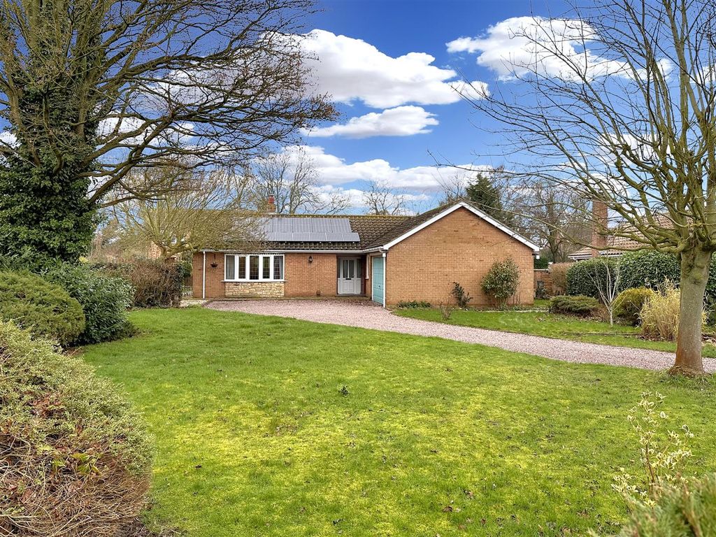 Property photo 1 of 20 Front Aspect 208