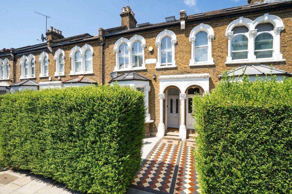 Property photo 1 of 9