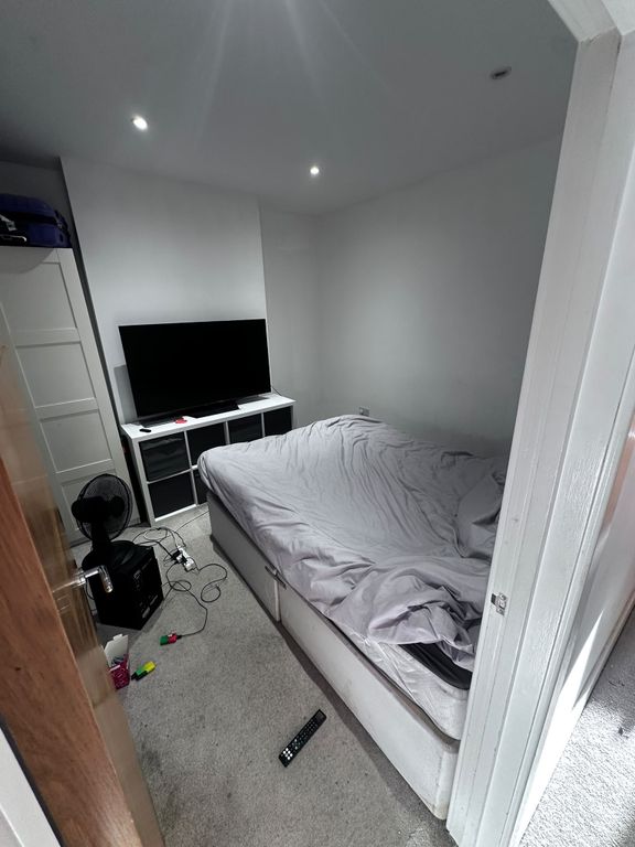 Property photo 3 of 9 Bedroom 1