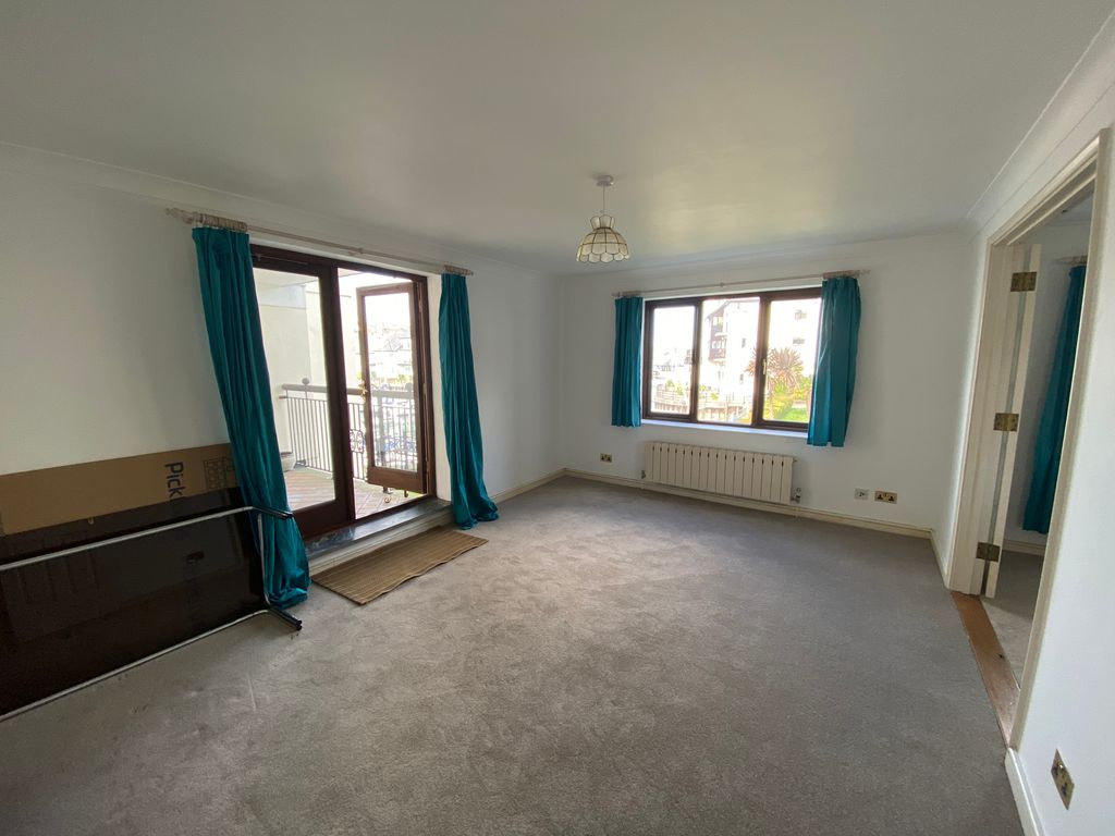 Property photo 3 of 23