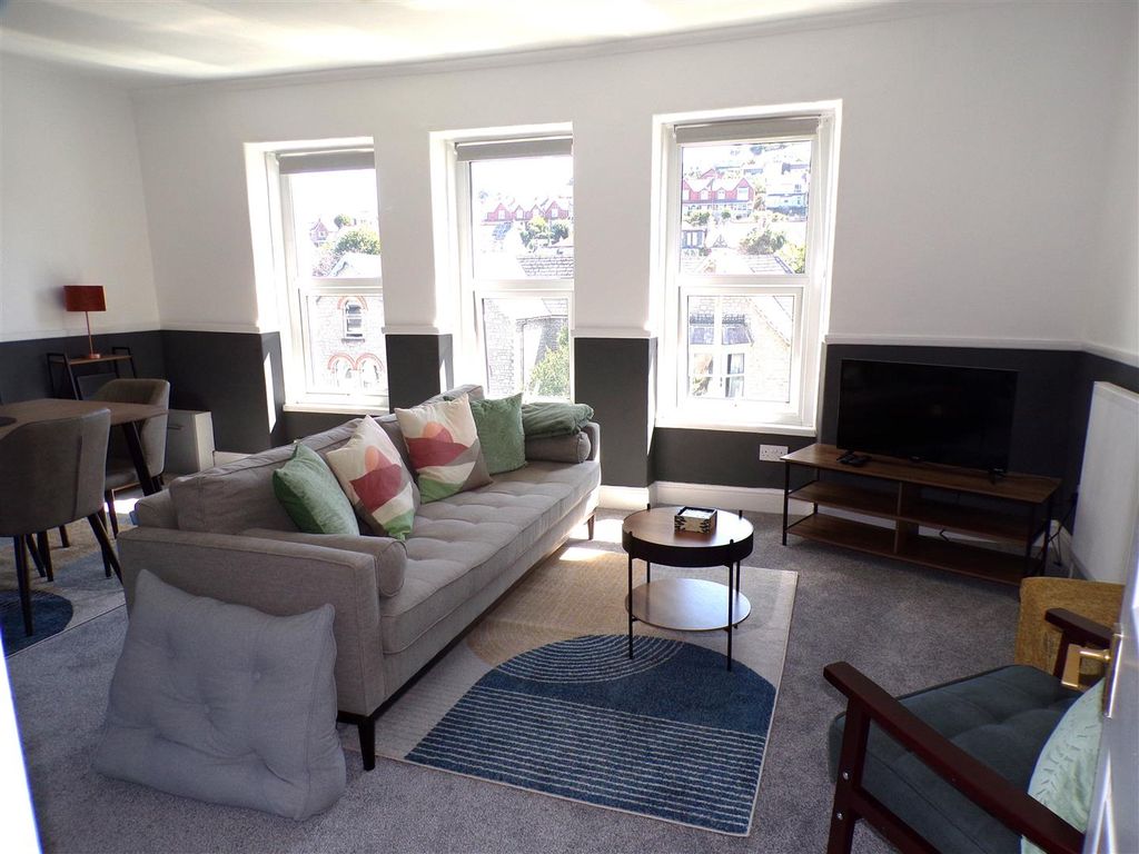 Property photo 3 of 14 Living Room.Jpg