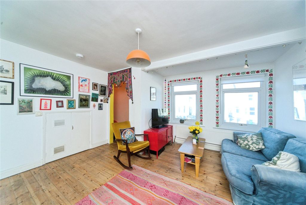 Property photo 2 of 25 Picture No. 03