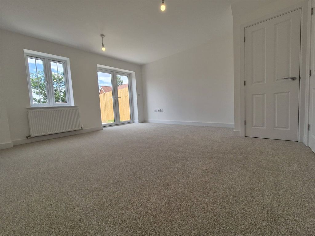 Property photo 3 of 9 Picture No. 15